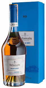 Коньяк Деламен Пэйл энд Драй ХО 0,7 л в подарочной коробке