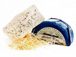Сыр Мемель Блю с голубой плесенью 50% вес.